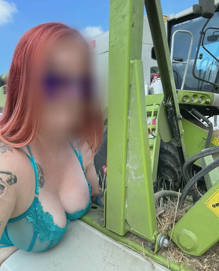 Denise, 32