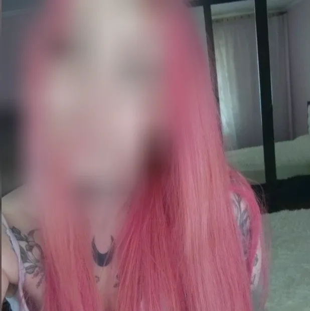 Julia, 37