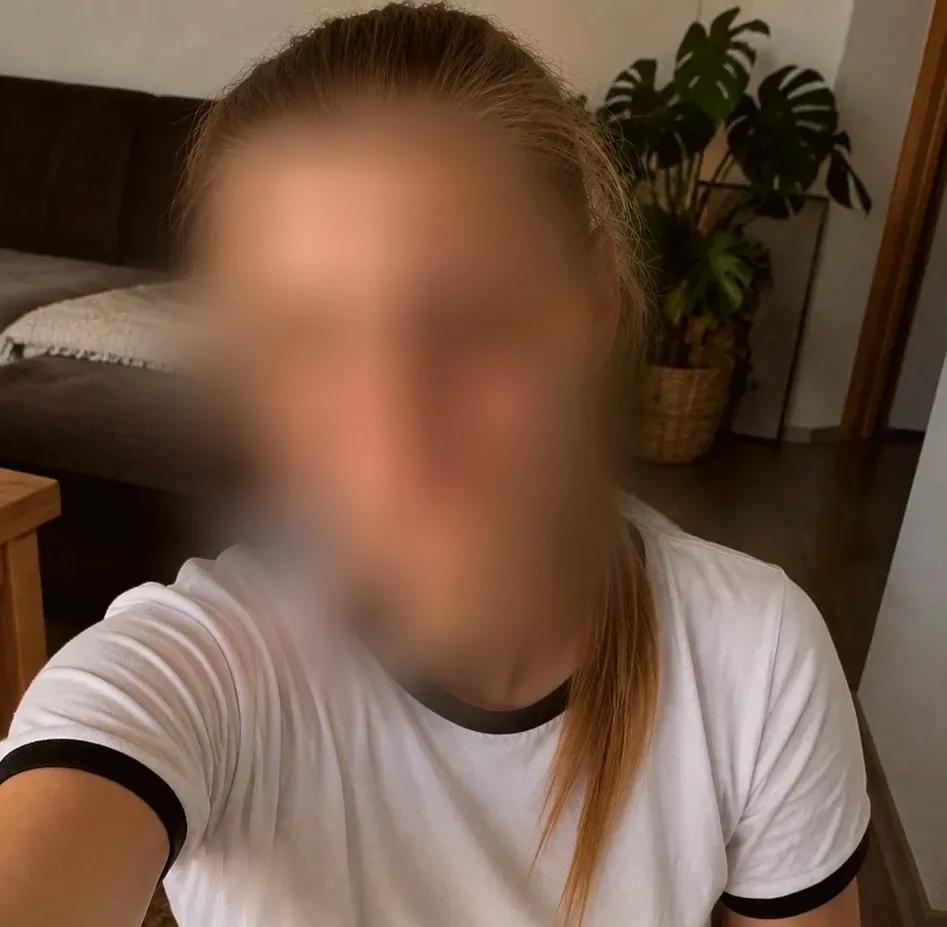 Juliane, 21