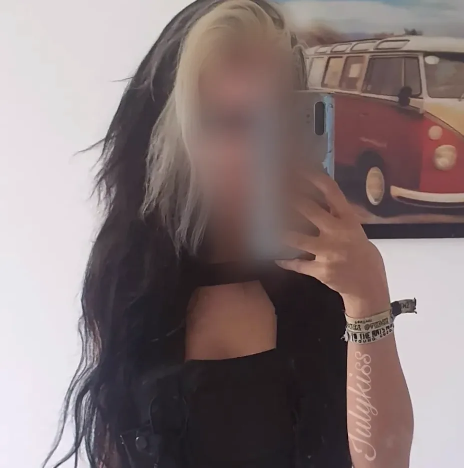 Katrin, 26