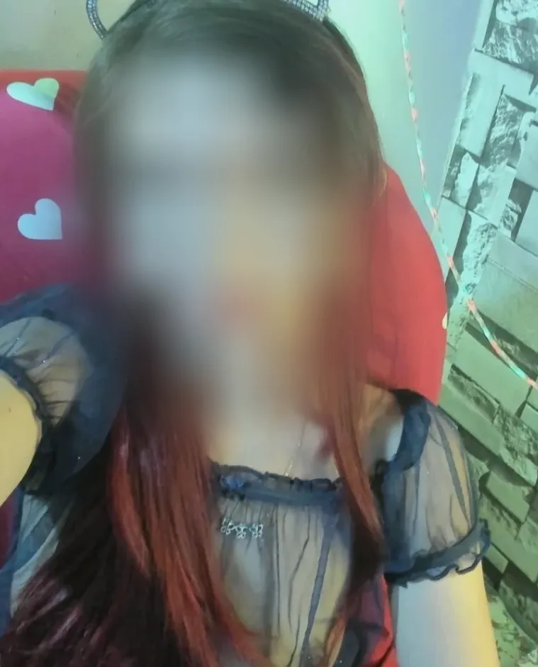 Larissa, 35