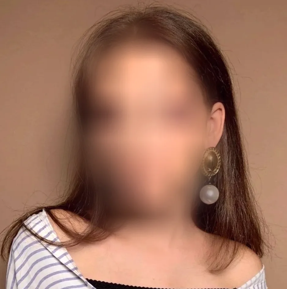 Simone, 21
